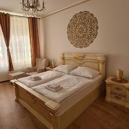 Hotel Union Лоуни Екстер'єр фото