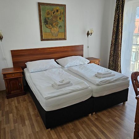 Hotel Union Лоуни Екстер'єр фото