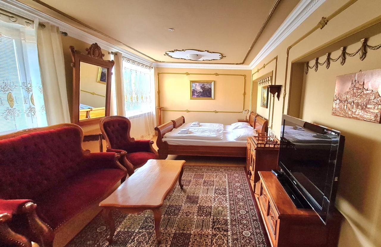 Hotel Union Лоуни Екстер'єр фото