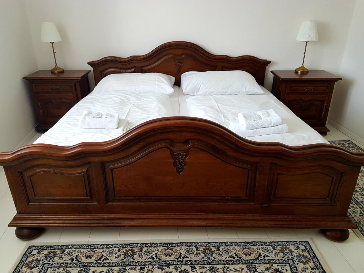 Hotel Union Лоуни Екстер'єр фото