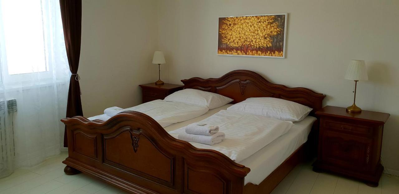Hotel Union Лоуни Екстер'єр фото