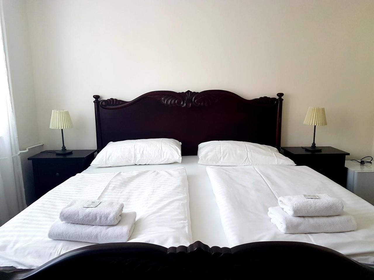 Hotel Union Лоуни Екстер'єр фото