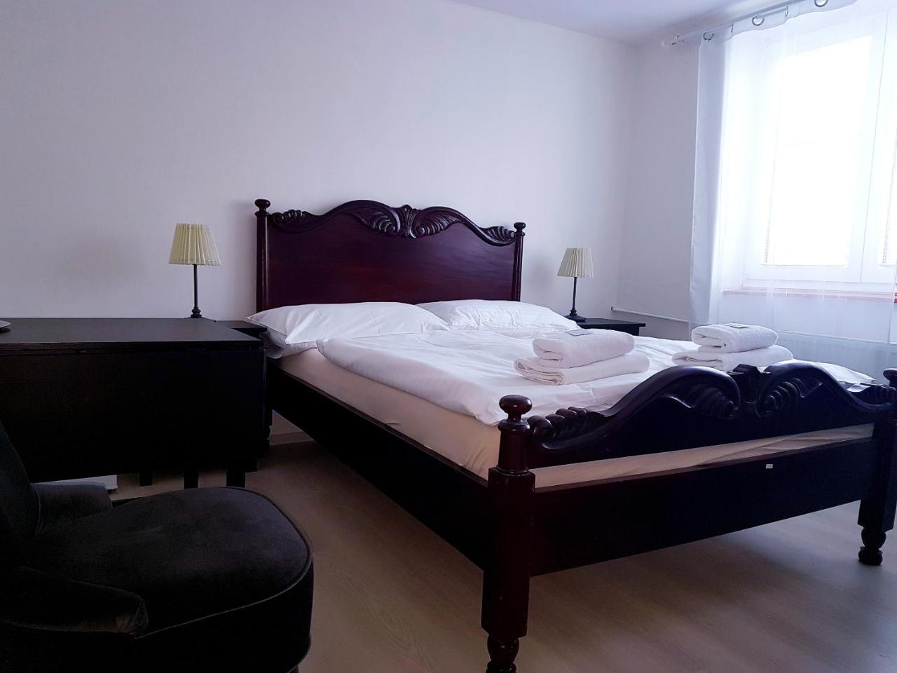 Hotel Union Лоуни Екстер'єр фото