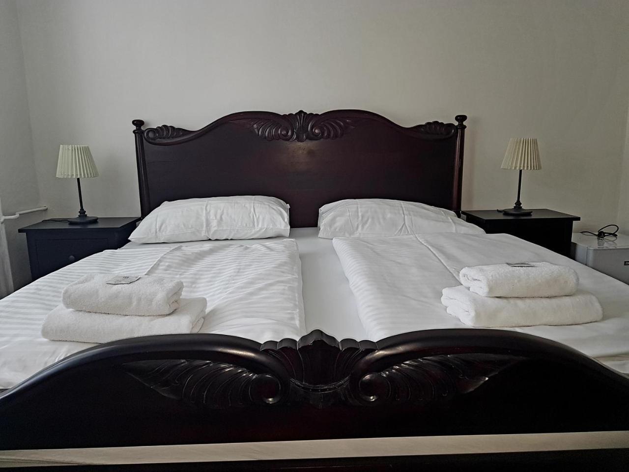 Hotel Union Лоуни Екстер'єр фото